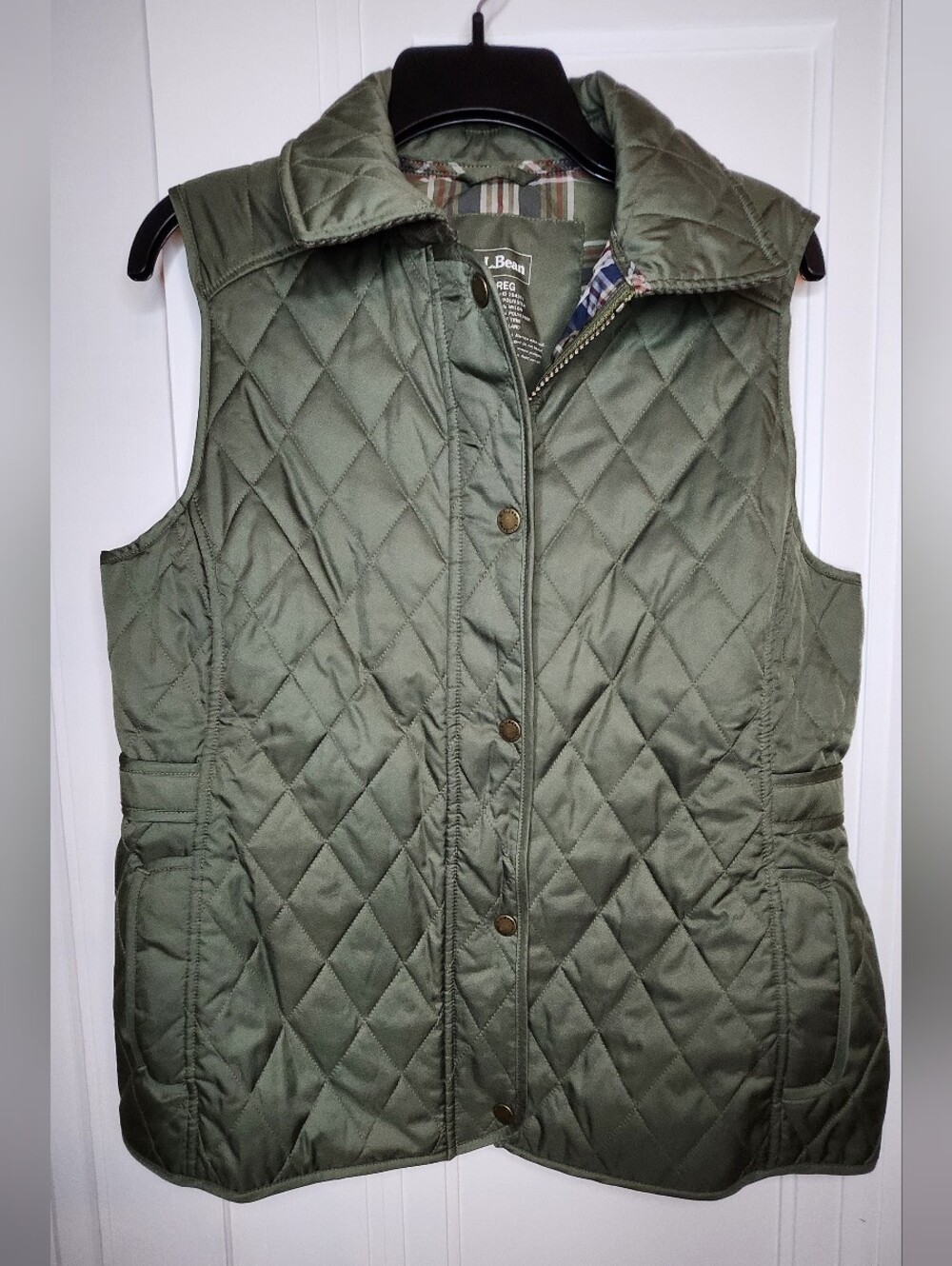 L.L. Bean Diamond Quilted Vest Women's medium olive green plaid lining zip snap
